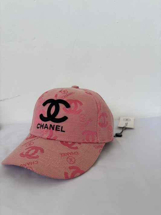 Gorra Rosa – Elegancia Casual con Toque Fashion